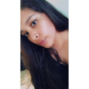 Meet your Posher, Roxana